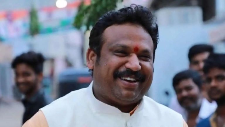 Sri Ganesh: ట్రాఫిక్ పోలీసులపై గుర్రుమన్న ఎమ్మెల్యే.. సమస్య పరిష్కరించకపోతే ధర్నా చేస్తా..!