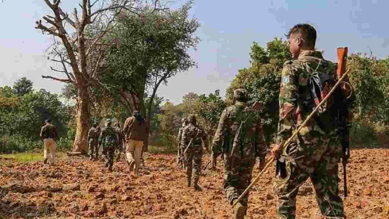 Anti-Maoist Operation: భద్రతా బలగాల అదుపులో 10 మంది మావోయిస్టులు.. రిలీజ్ చేయాలని ప్రజా సంఘాల డిమాండ్..