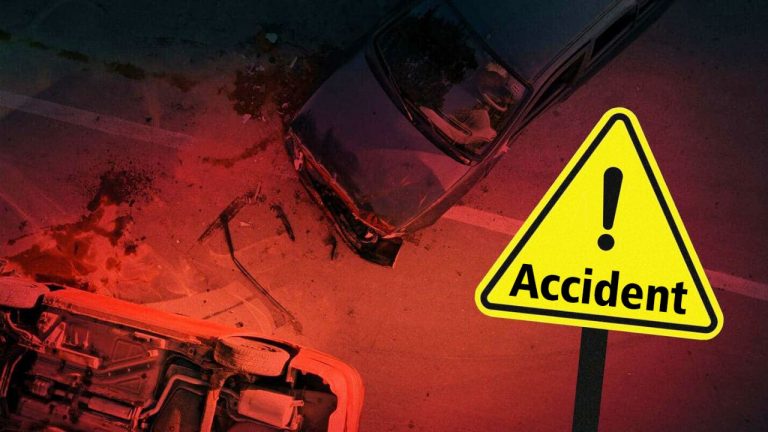 Road Accident: చేవెళ్ల వద్ద ఘోర రోడ్డు ప్రమాదం.. బస్సును ఢీకొట్టి బోల్తా పడిన టిప్పర్..!