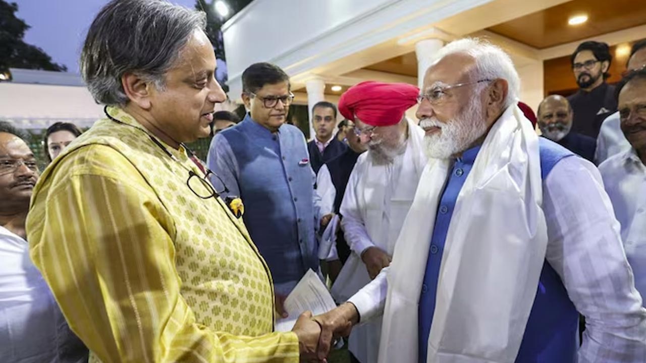 Shashi Tharoor: భారతదేశానికి ప్రధాన ఆస్తి.. నరేంద్ర మోడీనే
