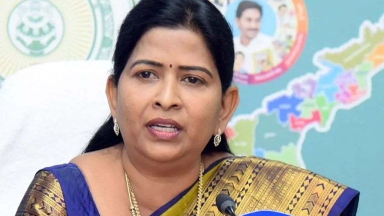 Taneti Vanitha: హోం మంత్రి అనిత ఓ రబ్బర్ స్టాంప్.. రావణ కాష్టంలా మారింది ఏపీ..