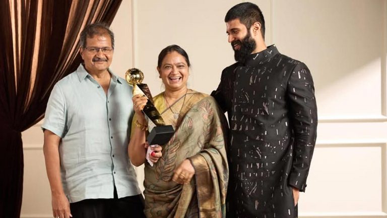 Vijay Devarakonda : నా ప్రతి అవార్డు వాళ్లకే సొంతం.. విజయ్ ఎమోషనల్ పోస్ట్..