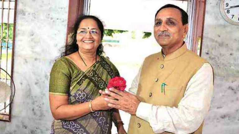 Vijay Rupani: భార్యను తీసుకురావడానికి వెళ్తూ.. ఎయిరిండియా ఘటనలో మాజీ సీఎం విజయ్ రూపానీ మృతి..