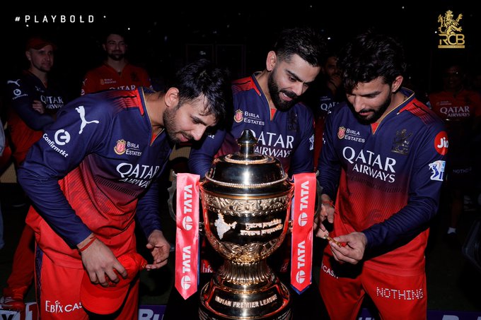 Virat Kohli Ipl Trophy 1