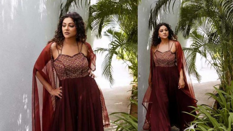 Abhirami : 42 ఏళ్ల వయసులోనూ .. తరగని అందంతో అభిరామి..