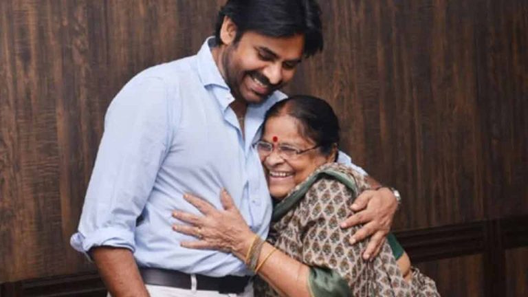 Chiranjeevi: మెగాస్టార్ తల్లి ఆరోగ్యంపై ఫేక్ న్యూస్..  వీడియో షేర్ చేసిన ఉపాసన!