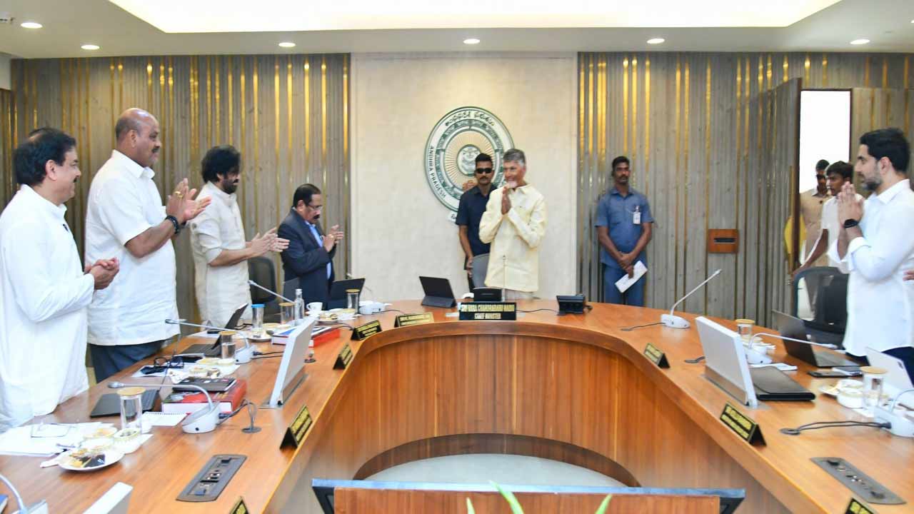 AP Cabinet: సీఎం చంద్రబాబు, డిప్యూటీ సీఎం పవన్‌కు అభినందనలు తెలిపిన కేబినెట్..