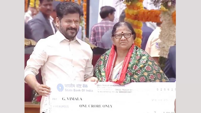 CM Revanth Reddy: తెలంగాణ ఉద్యమంలో కీలక పాత్ర.. తొమ్మిది మందికి కోటి రూపాయల నగదు పురస్కారం