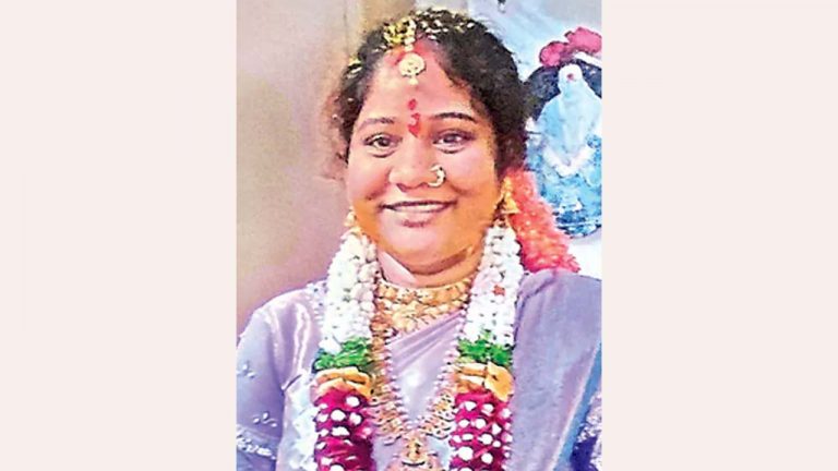 Women Police: 15 రోజుల క్రితమే ఆడ శిశువుకు జన్మనిచ్చిన మహిళా పోలీస్.. ఇంతలోనే..