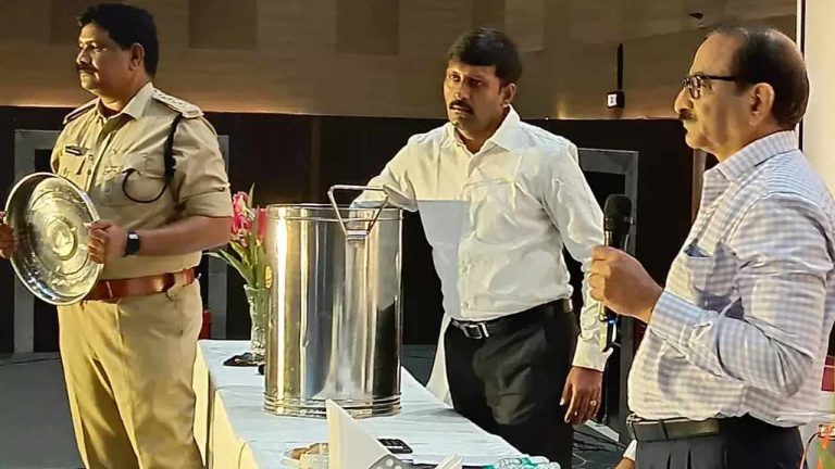 Bars Draw : తెలంగాణలో 28 బార్లకు లాటరీ ప్రక్రియ పూర్తి.. జీహెచ్ఎంసీ పరిధిలో అధిక స్పందన