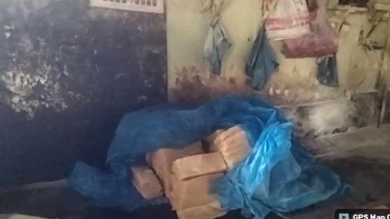 Food Safety Raids : సమోసా సెంటర్ కాదు.. ఆరోగ్యానికి ఓ ఓపెన్ ఛాలెంజ్..!