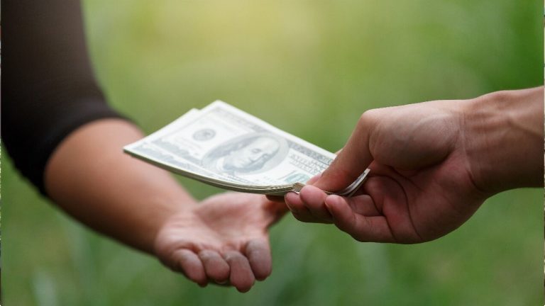 Friendship- Money: 73% స్నేహితులు తీసుకున్న డబ్బును తిరిగి ఇవ్వరట.. సర్వేలో సంచలన విషయాలు..!