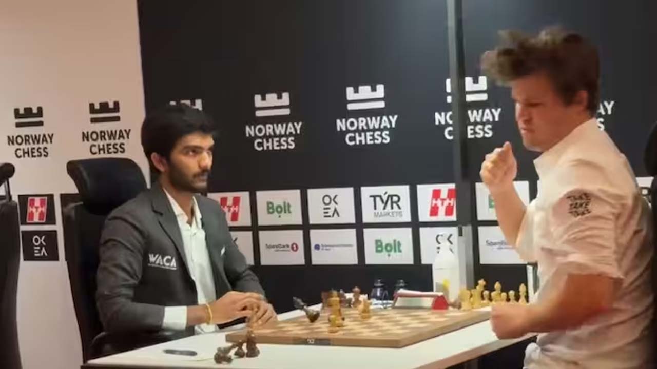 World Champion D gukesh: సూపర్ విక్టరీ.. ప్రపంచ చెస్ నంబర్-1 మాగ్నస్ కార్ల్‌సెన్‌ను ఓడించిన గుకేష్