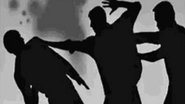 Hyderabad: ఇప్పట్లో ఆగేలా లేరే.. ఆసిఫ్ నగర్ లో భర్తపై ప్రియుడితో కలిసి భార్య దాడి..