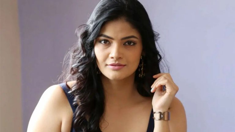 Kalpika pub incident : పబ్ లో గబ్బు.. కల్పికపై కేసు