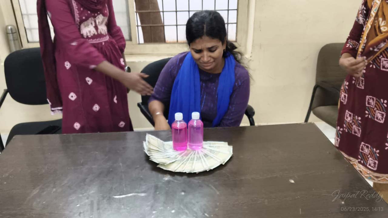 GHMC: లంచం తీసుకుంటు.. ఏసీబీకి పట్టుబడిన గోల్నాకా అసిస్టెంట్ ఇంజనీర్