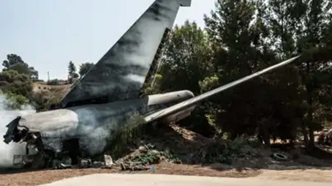 Mexico Plane Crash: మెక్సికోలో కూలిన విమానం.. ముగ్గురు మృతి