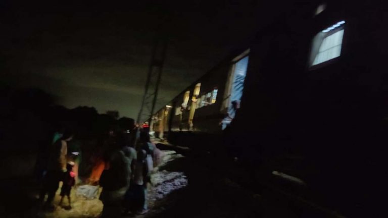 Seven Hills Express: తిరుపతి నుంచి సికింద్రాబాద్ వస్తు్న్న సెవెన్ హిల్స్ ఎక్స్ ప్రెస్ లో మంటలు