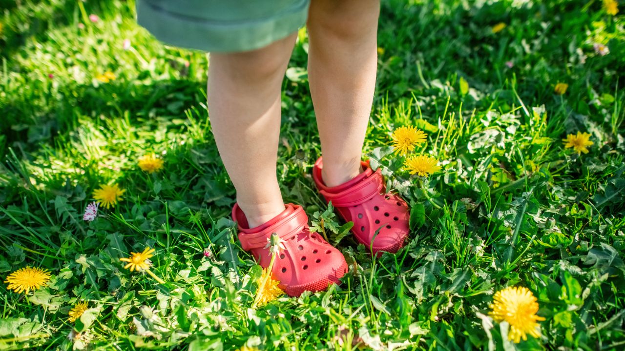 Crocs : మీ పిల్లలకు క్రోక్స్ చెప్పులు వాడుతున్నారా ?