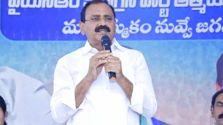 Bhumana Karunakara Reddy: కూటమి ప్రభుత్వంలో ఏకంగా తిరుమలలోనే మద్యం తాగుతున్నారు‌..