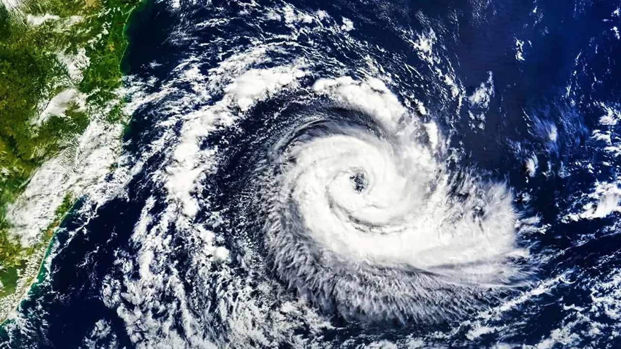 Wipha Cyclone: చైనా-హాంకాంగ్‌లో బీభత్సం సృష్టించిన విఫా తుఫాన్.. ఏపీపై తీవ్ర ప్రభావం!