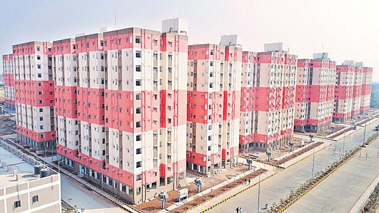 Double Bedroom Scam: డబుల్ బెడ్‌రూమ్ స్కామ్‌లో మోసపోయిన 83 మంది.. ఎవరు చేశారో తెలుసా?