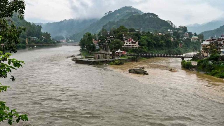 Himachal Pradesh: హిమాచల్‌లో భారీ వర్షాలు వరదలు.. 51 మంది మృతి, 22 మంది మిస్సింగ్..