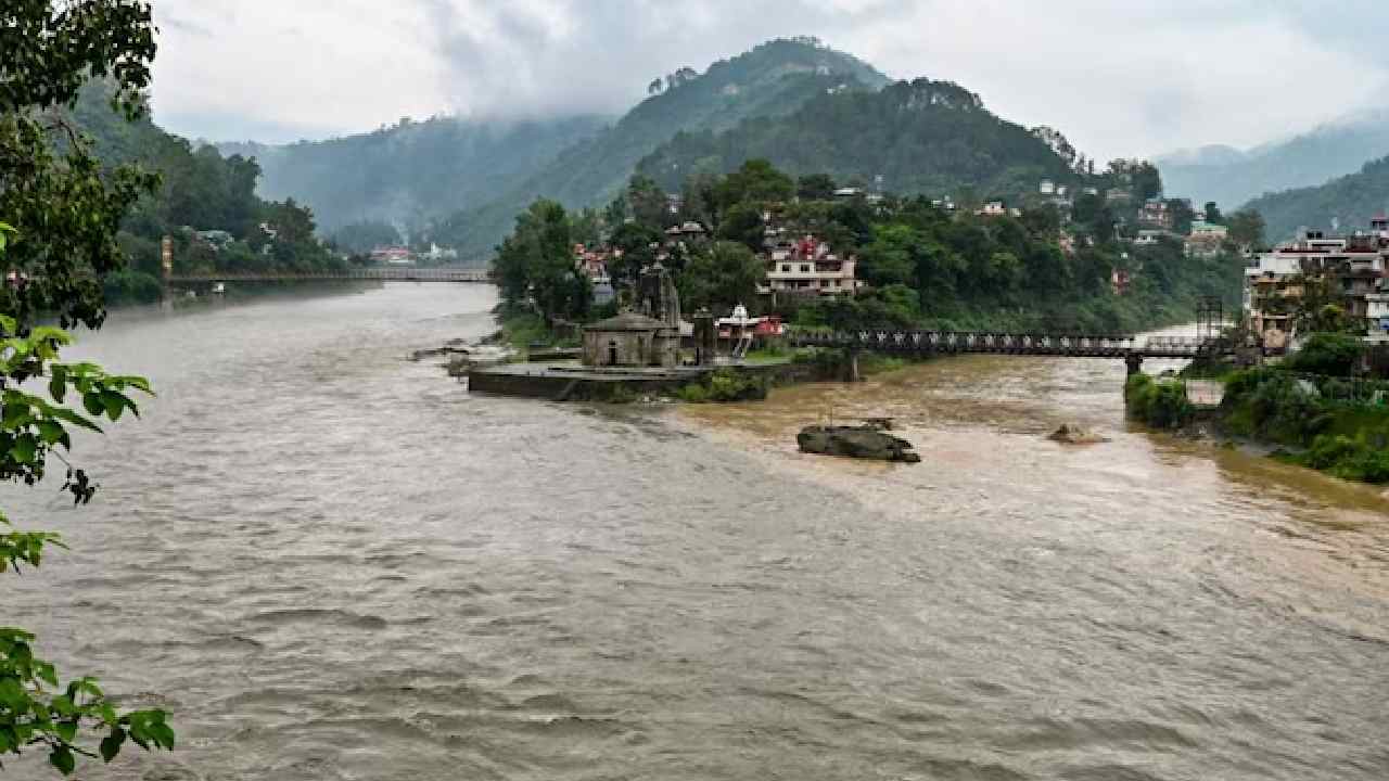 Himachal Pradesh: హిమాచల్‌లో భారీ వర్షాలు వరదలు.. 51 మంది మృతి, 22 మంది మిస్సింగ్..