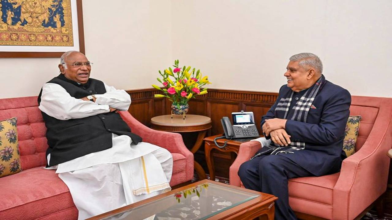 Jagdeep Dhankhar: ప్రతిపక్షం షాకింగ్ నిర్ణయం.. ధన్‌ఖర్‌కు వీడ్కోలు విందు ఏర్పాటు!