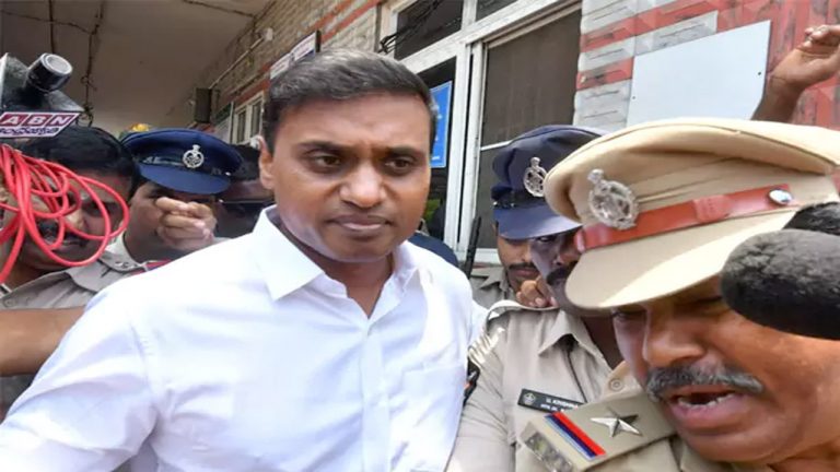 MP Mithun Reddy: లిక్కర్ కేసులో వైసీపీ ఎంపీ మిథున్‌రెడ్డికి రిమాండ్..