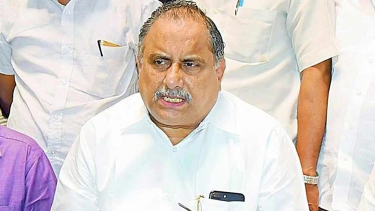 Mudragada Padmanabha Reddy: హాస్పిటల్ నుంచి డిశ్చార్జ్..  హైదరాబాద్⁭కు తరలింపు..!
