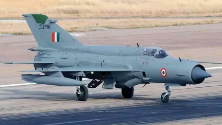 MiG-21: ‘‘ఎగిరే శవపేటిక’’గా పేరు.. పలు యుద్ధాల్లో కీలక పాత్ర..  మిగ్-21 ఫైటర్ రిటైర్..