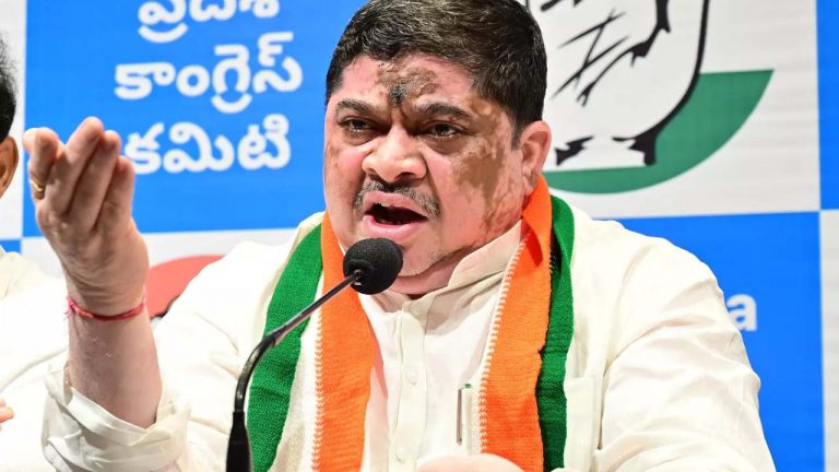 Minister Ponnam: బీసీ రిజర్వేషన్లను బీజేపీ నీరుగార్చే ప్రయత్నం చేస్తుంది..