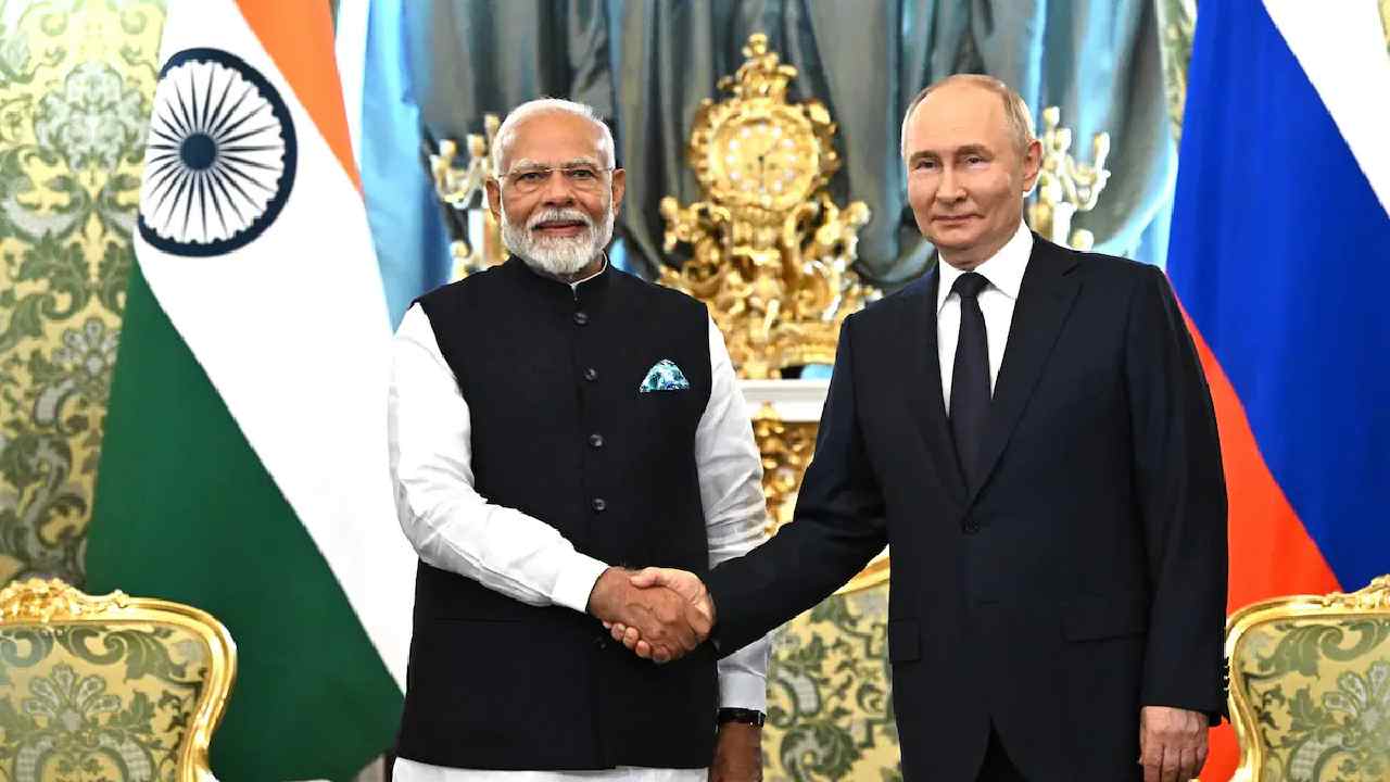 Russia: భారతీయులకు రష్యా బంఫర్ ఆఫర్.. 10 లక్షల మందికి ఉద్యోగాలు..?