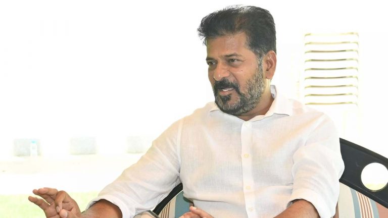 CM Revanth Reddy : సీఎం రేవంత్‌తో ఫిరాయించిన ఎమ్మెల్యేల భేటీ.. కడియం శ్రీహరి గైర్హాజరు