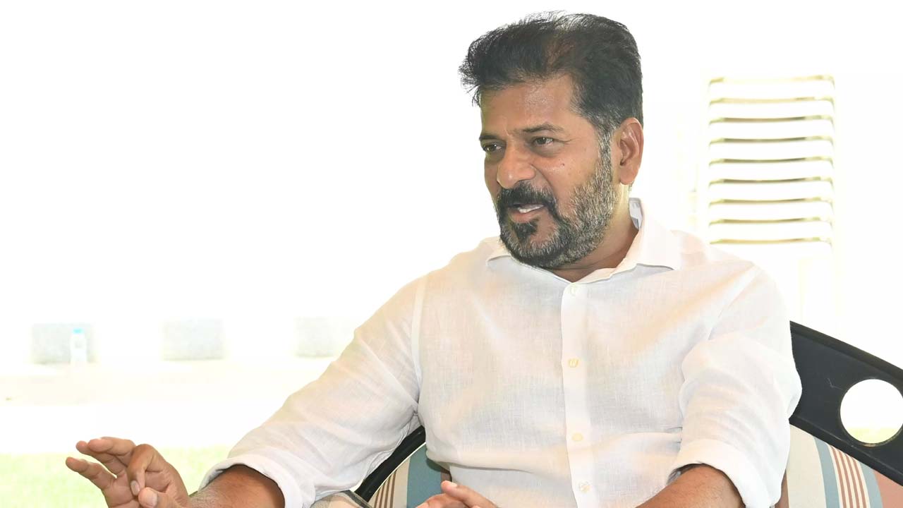 CM Revanth Reddy : ట్రంప్ H1B వీసా నిర్ణయంపై తెలంగాణ సీఎం రేవంత్ ఏమన్నారంటే..?