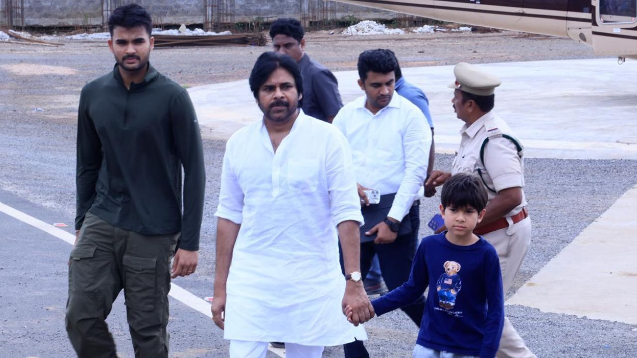 Pawan Kalyan: తండ్రీ తనయులు.. పవన్‌, అకీరా, శంకర్‌ పిక్ వైరల్‌!