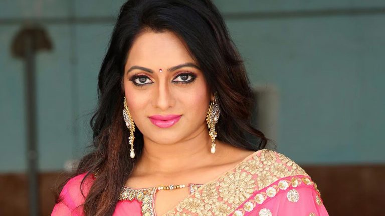 Udaya Bhanu : అల్లు అర్జున్ తో చేసి.. పవన్ సినిమాకు నో.. ఉదయభానుపై ట్రోల్స్