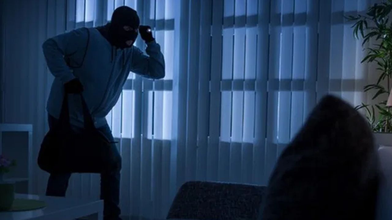 Variety Thief: జగిత్యాలలో వెరైటీ దొంగ.. అతడి టార్గెట్ ఏంటో తెలిస్తే షాక్ అవుతారు!