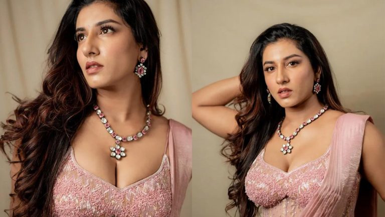 Vishnupriya : అందాల ఘాటు పెంచేసిన విష్ణుప్రియ..