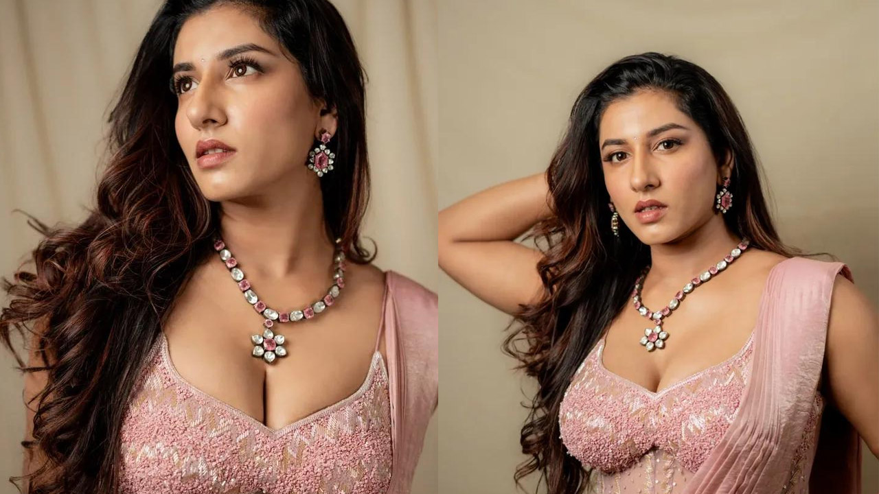 Vishnupriya : అందాల ఘాటు పెంచేసిన విష్ణుప్రియ..