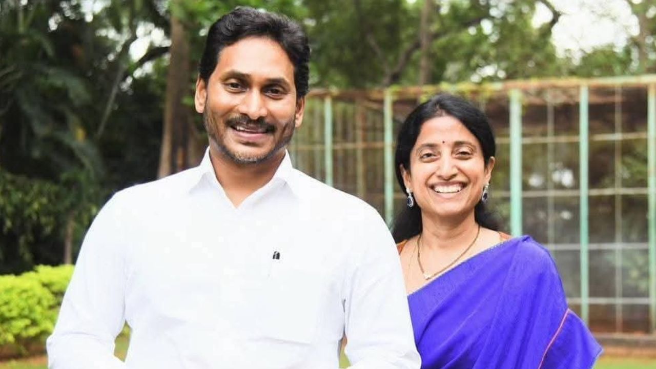 YS Jagan: గవర్నర్‌తో వైఎస్ జగన్‌ దంపతుల భేటీ.. రాజకీయ వర్గాల్లో ఆసక్తి!