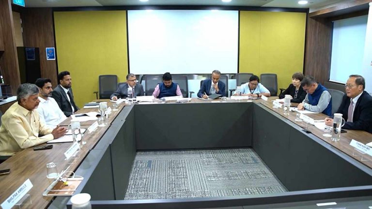 CM Chandrababu Singapore Tour: రికార్డులు సరిచేసేందుకే వచ్చా.. సింగపూర్‌ మంత్రితో ఏపీ సీఎం కీలక వ్యాఖ్యలు..