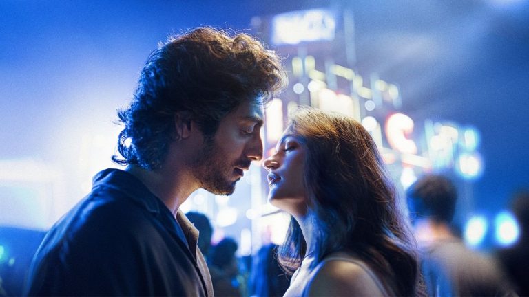 Bollywood : సైయారా  అరాచకం అన్ స్టాపబుల్.. ఇప్పటి వరకు ఎంత రాబట్టిందటే?