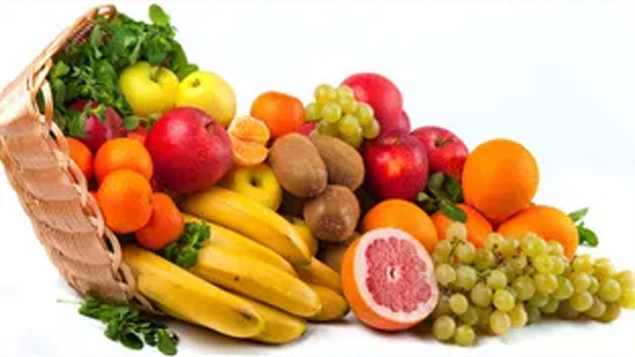 Health Tips: యంగ్ గా, అందంగా కనిపించాలనుకుంటున్నారా?.. జస్ట్ ఈ పండ్లను డైట్ లో చేర్చుకోండి