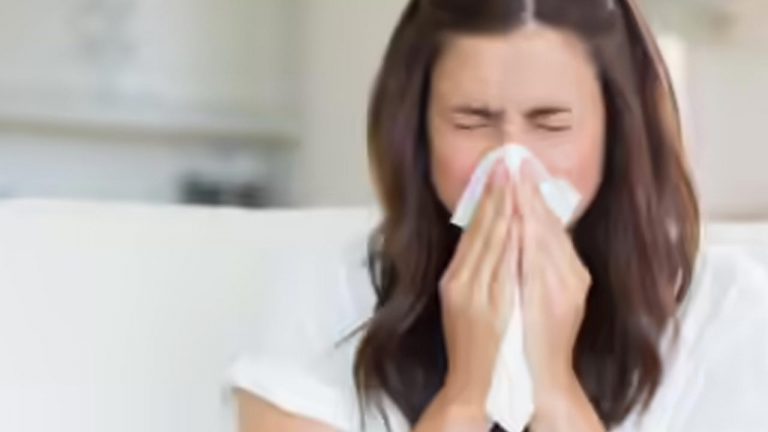 Health Tips: వర్షాకాలం వ్యాధుల కాలం.. ఈ లక్షణాలను అశ్రద్ధ చేస్తే.. ప్రమాదంలో పడ్డట్టే!