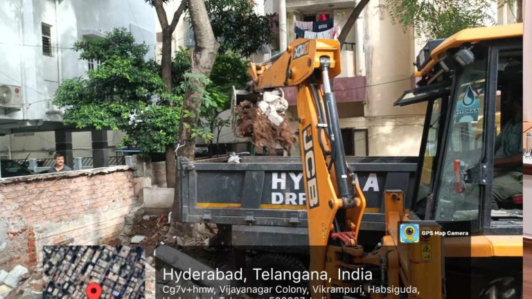 HYDRA : రెండు కాలనీల మధ్య ‘హైడ్రా’ బ్రిడ్జ్.. అడ్డుగోడ తొలగింపుతో కలిసిన కాలనీలు