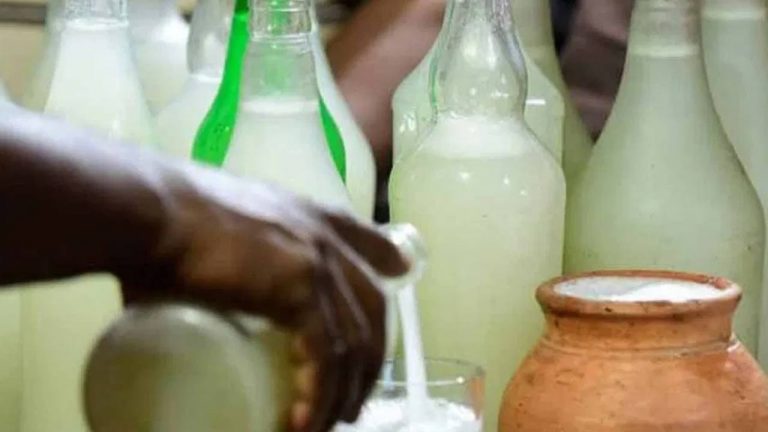 Excise Task Force Police: కల్లు కాంపౌండ్లపై ఎక్సైజ్ టాస్క్ ఫోర్స్ పోలీసుల ఆకస్మిక తనిఖీలు..