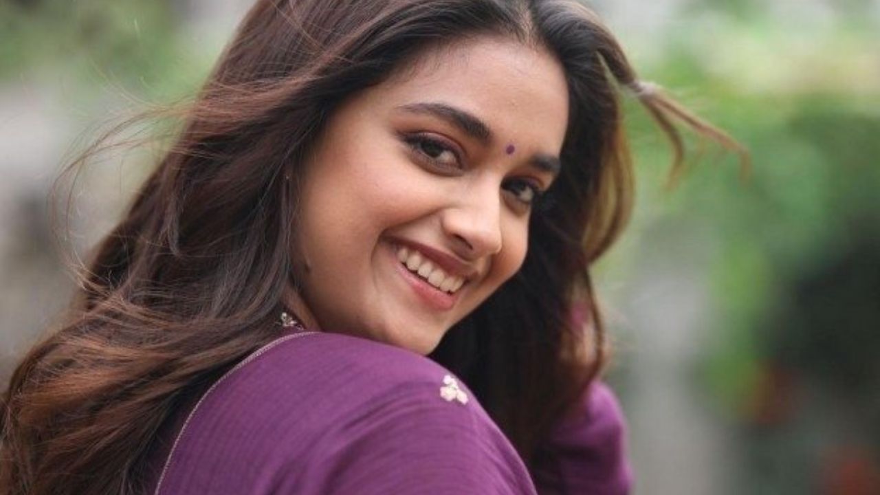Keerthy Suresh : హీరోలతో సమానంగా మాకు రెమ్యూనరేషన్.. ఇవ్వాలి !