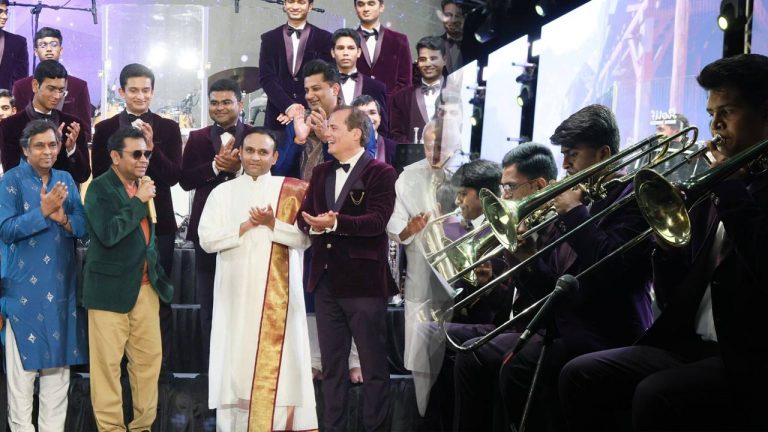 AR Rahman : గ్రామీ విజేతకు గ్రాండ్ వెల్‌కమ్.. రెహమాన్ స్టన్నింగ్ కామెంట్స్..!